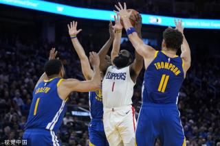 球员严重违 球员严重违