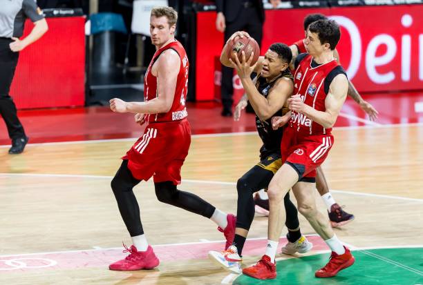 交锋中多次 交锋中多次